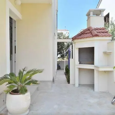 Vucica Apartment Sevid